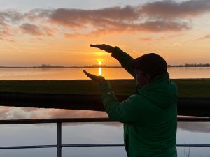 Versuchen die Sonne zu vermessen.