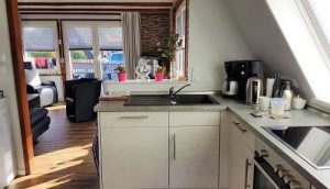 Küche mit Durchgang zur Stube / Terrasse